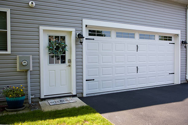24/7 Emergency Garage Door Panel Replacement experts in Lewisville, TX